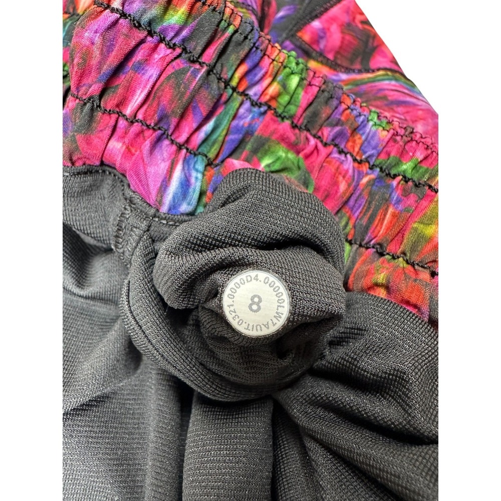 Lululemon Hotty Hot Low-Rise 4" Shorts Pink Multicolor Abstract Print Size‎ 8 - Picture 9 of 12